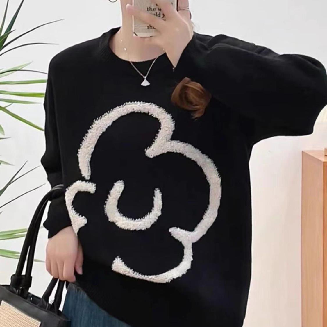 Pull oversized pour dames avec design floral en 3D Chic und Stil