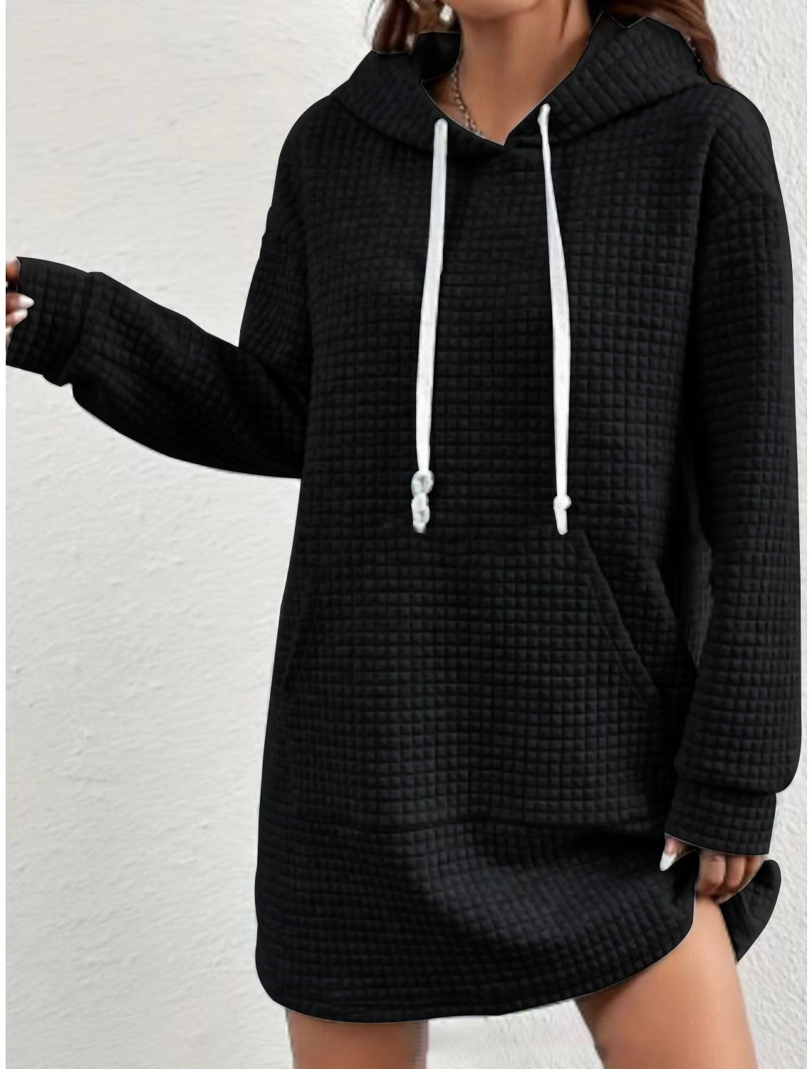 Robe à capuche pour femmes grandes tailles avec surface texturée Chic und Stil