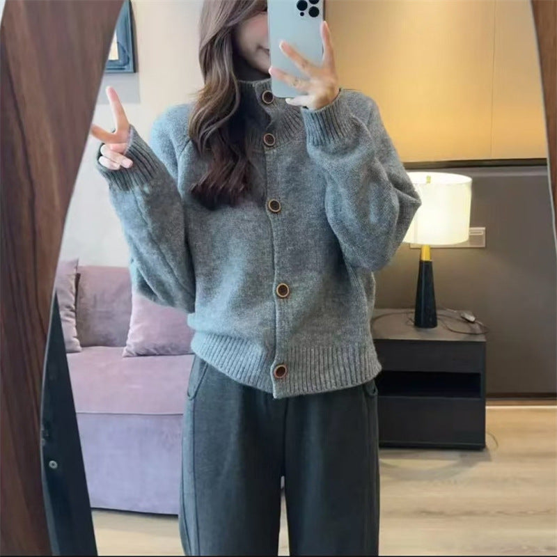 Dame cardigan à col montant douillet avec détails de boutons Chic und Stil