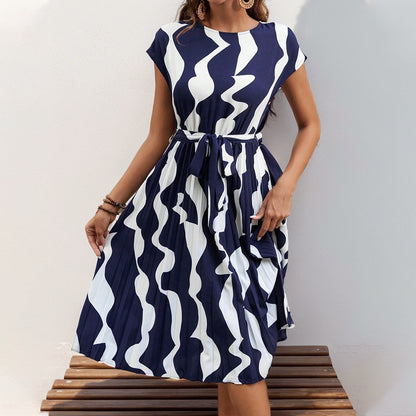 Robe A-ligne plissée pour dames avec impression abstraite et ceinture cintrée Chic und Stil