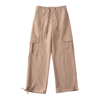 Comfortable cargo pants for women with adjustable waist and functional pockets Chic and Style