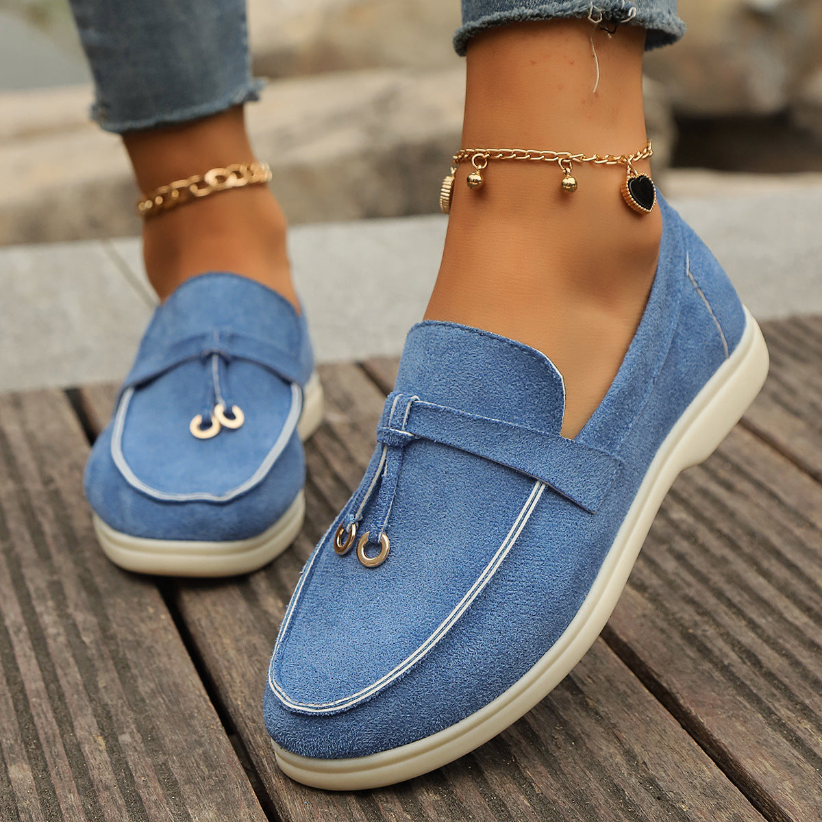 Mocassins pour femmes au design tendance avec des accents dorés Chic und Stil