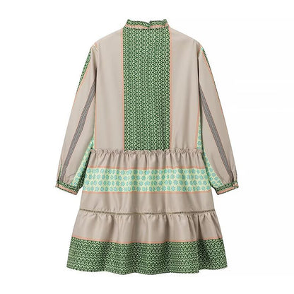 Robe chemise à manches longues pour femmes avec un motif élégant et un ourlet à volants Chic und Stil