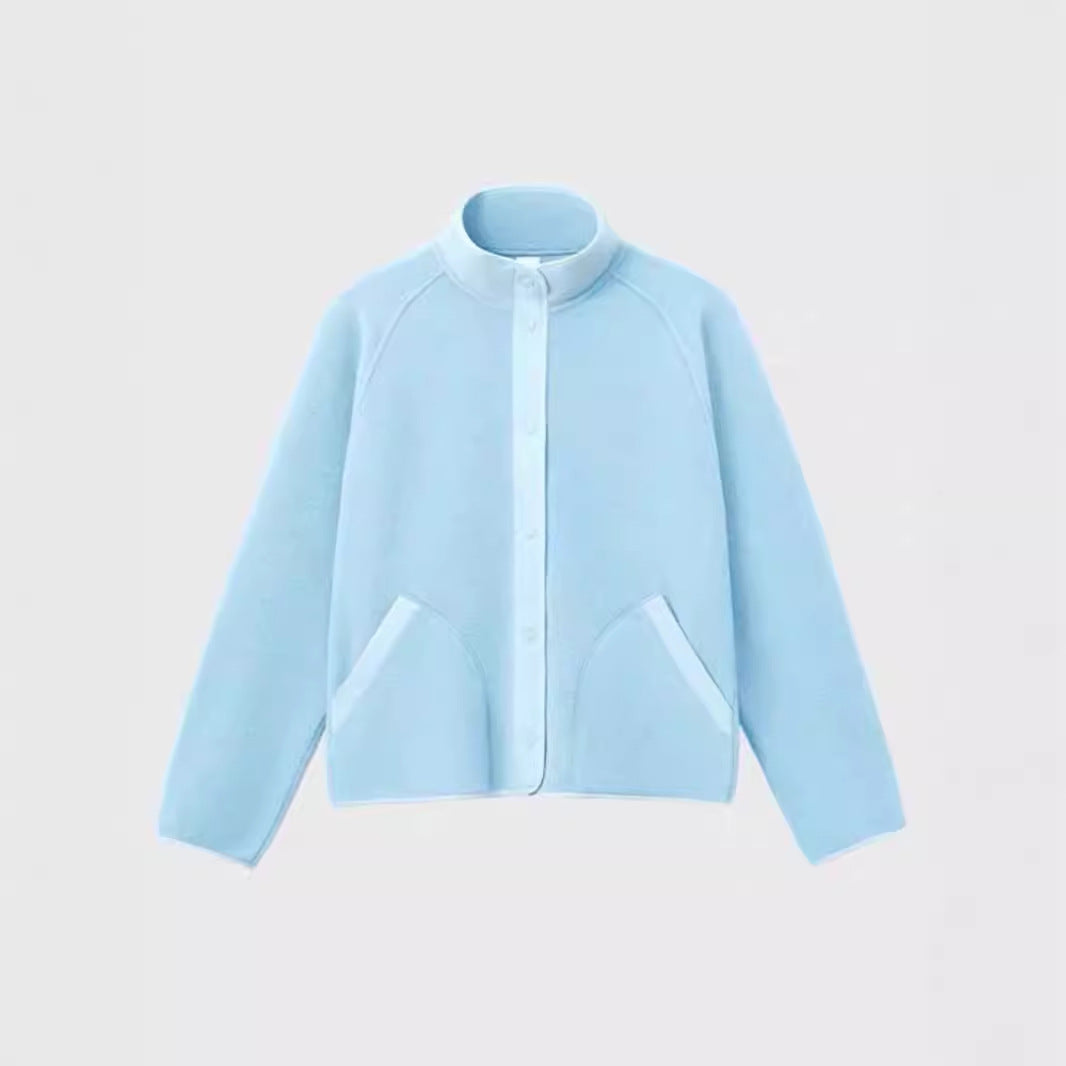 Veste en polaire confortable pour femmes avec col élastique et poches pratiques Chic & Stil