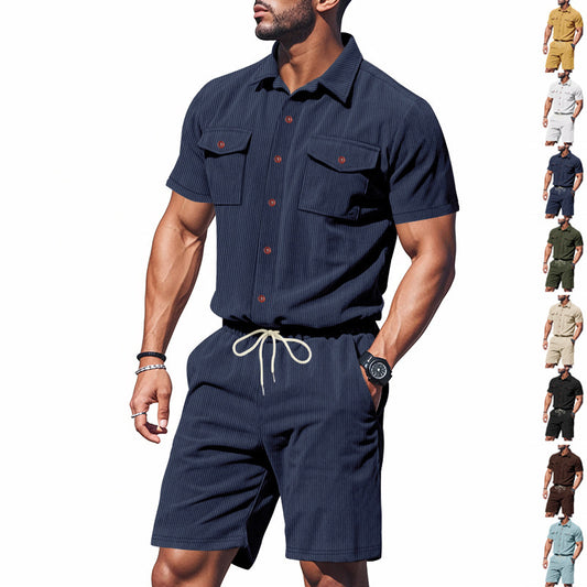 Costume de loisirs élégant pour hommes avec des détails structurés et des poches poitrine pratiques Chic und Stil