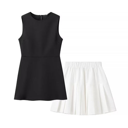 Robe sans manches élégante pour dames avec col haut et jupe évasée Chic und Stil