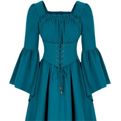 Robe médiévale femme avec des manches fluides et un détail de laçage Chic und Still