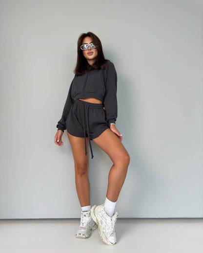 Ensemble de sweat à capuche décontracté et de shorts pour femmes Chic und Stil