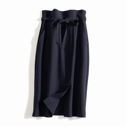 Pantalons femme taille haute ajustés avec détail ceinturé Chic und Stil