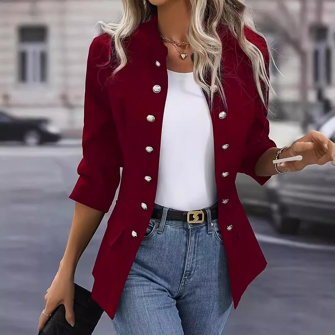 Dames Blazer à la mode avec détails de bouton Chic und Stil