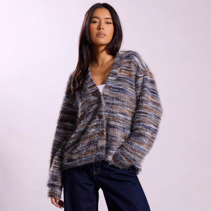 Dames Pull-over en peluche avec décolleté en V profond et coupe ample Chic und Stil
