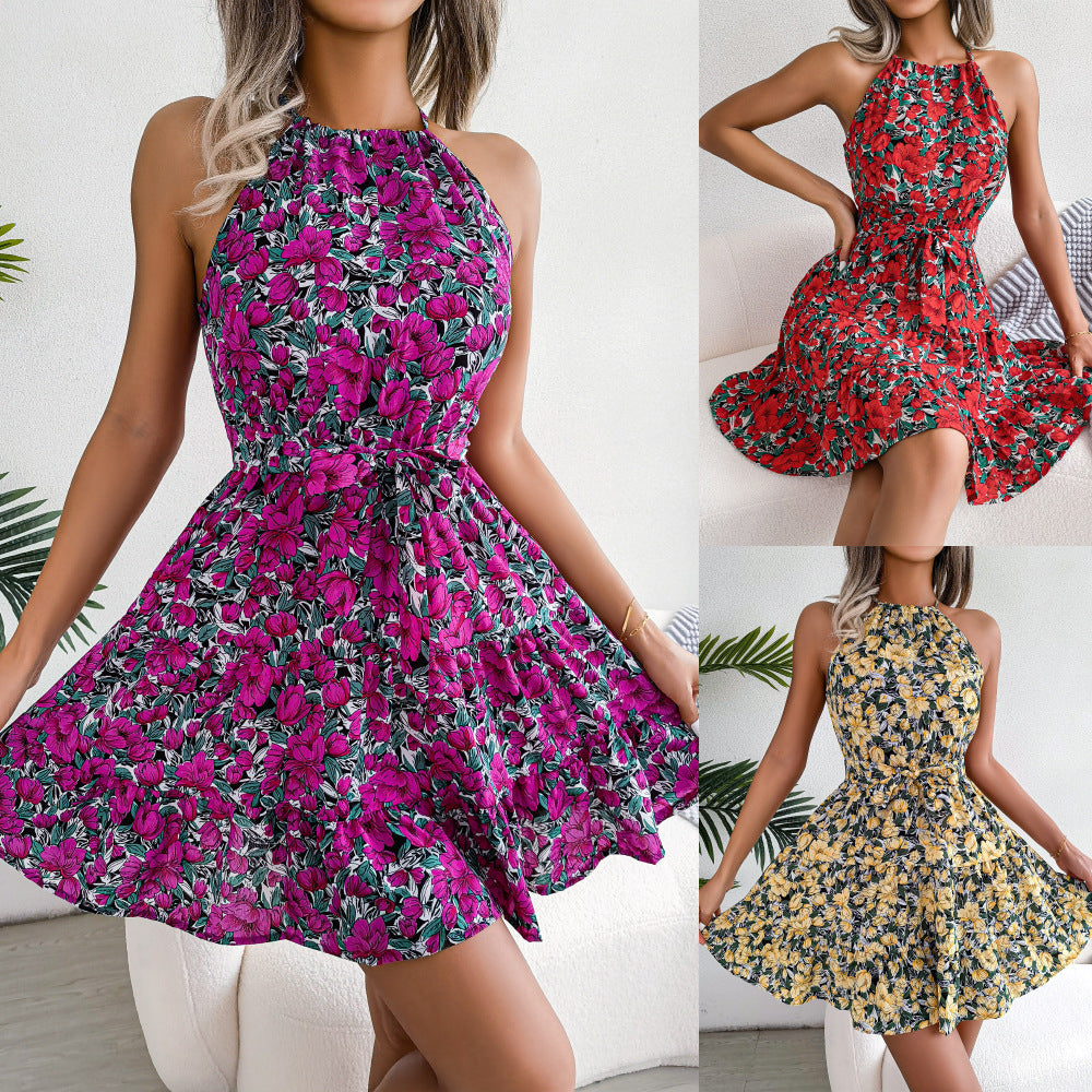 Robe courte pour femmes, imprimé floral avec encolure haute et silhouette cintrée Chic und Stil