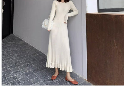 Robe en tricot pour femmes avec ourlet évasé et élégants détails en côtes Chic und Stil