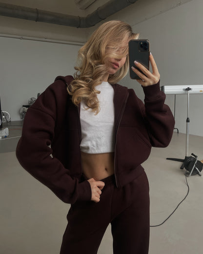 Ladies casual short hooded sweatshirt with elastic hem and comfortable jogger pants Chic and Style