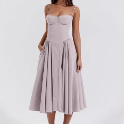 Robe mi-longue pour femmes avec design sans bretelles et jupe plissée volumineuse Chic und Stil