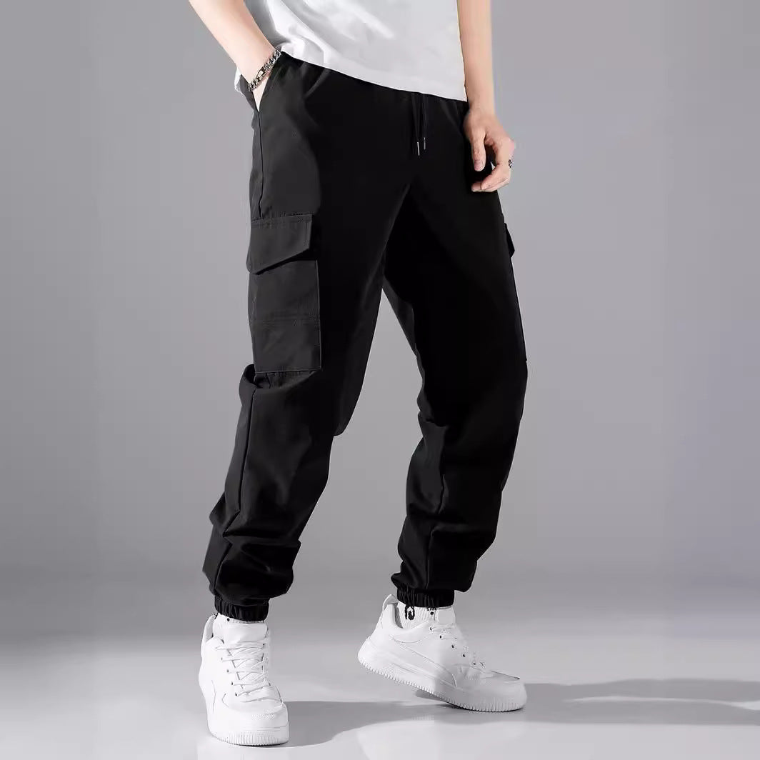 Men's cargo pants with elastic waistband and practical side pockets Chic and Style