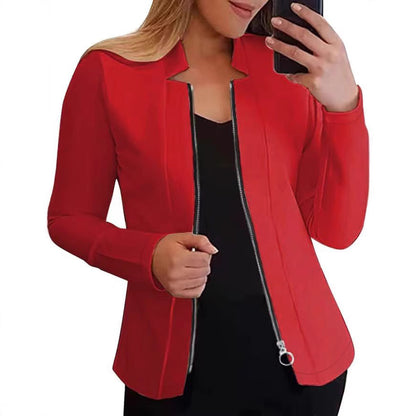 Veste de biker pour femmes avec coupe innovante et détails de fermeture éclair pratiques Chic und Stil
