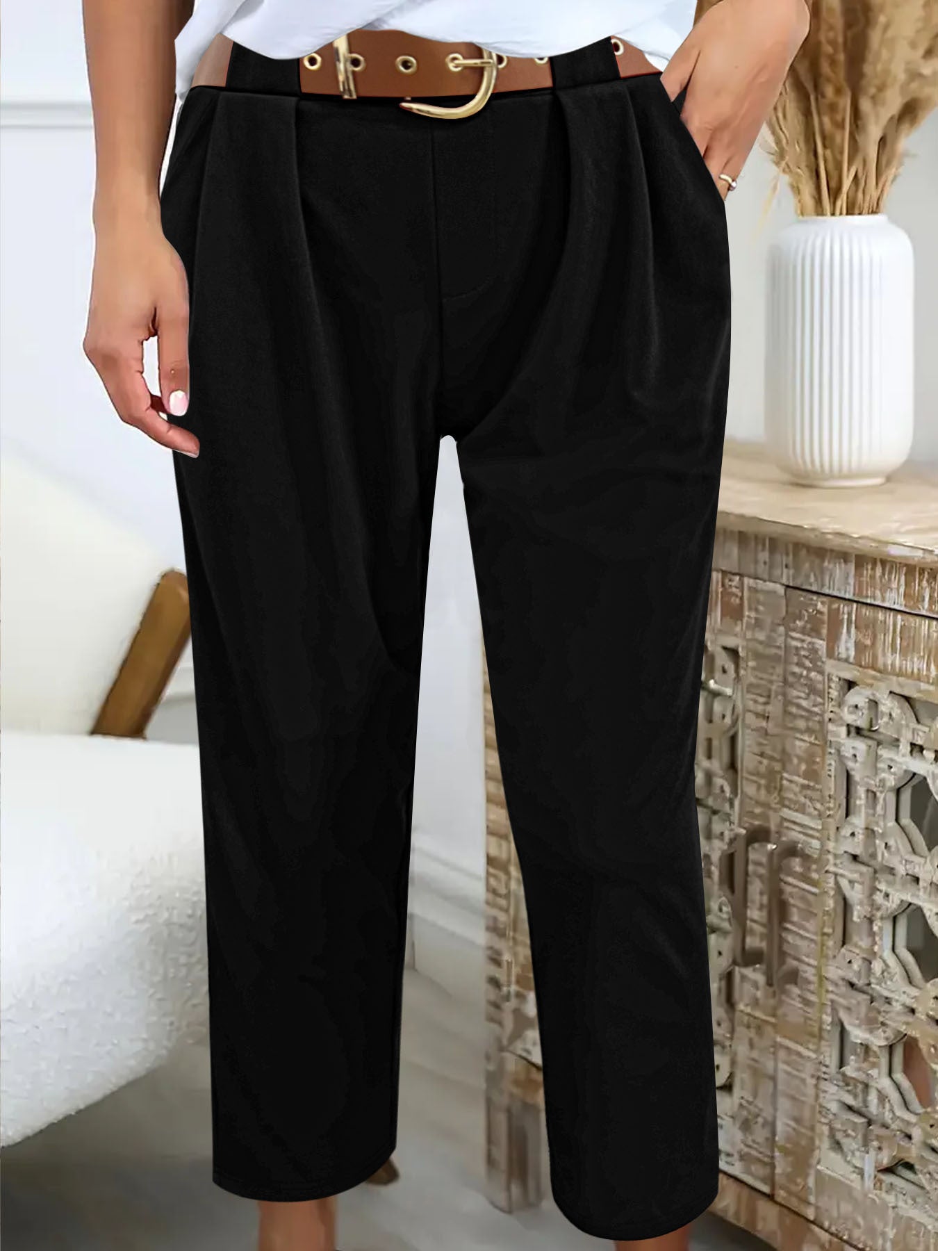 Ladies High Waist Elegant Pants with Pleated Details and Chic Belt und Style