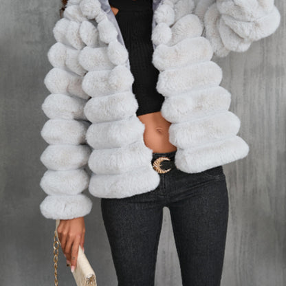 Veste en fausse fourrure matelassée pour femmes à col montant Chic und Stil