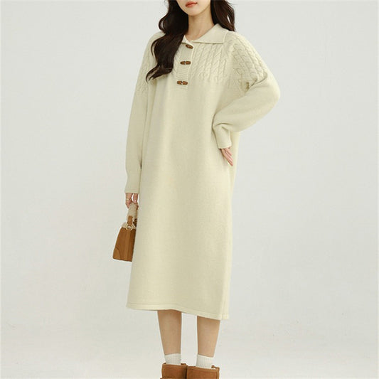Robe tricotée pour femmes avec col et détails de boutons Chic und Stil