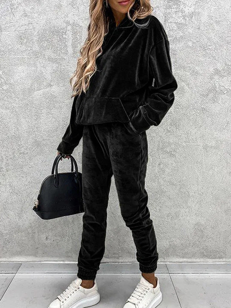 Women high-quality velvet lounge set with hoodie and comfortable pants Chic and Style
