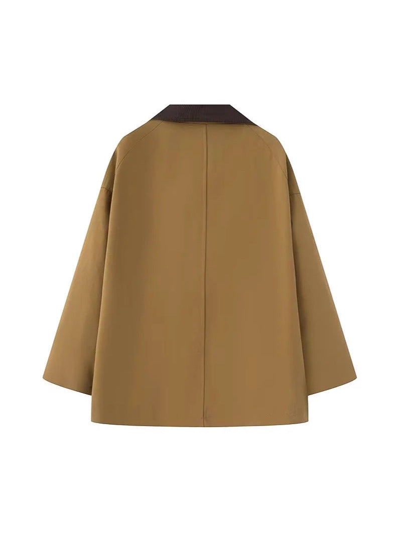 Oversized trench coat for women with classic high collar and practical pockets Chic und Stil