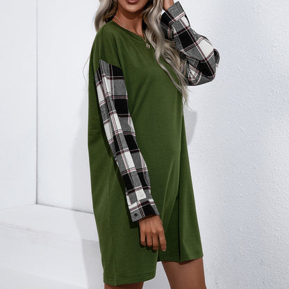 Robe sweat décontractée pour femmes avec des manches à carreaux Chic und Stil