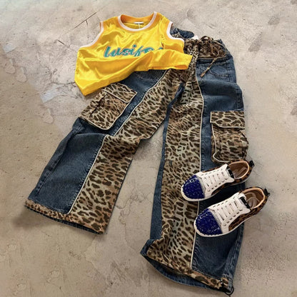 Dames cargo jeans en imprimé animal tendance avec coupe pratique Chic und Stil