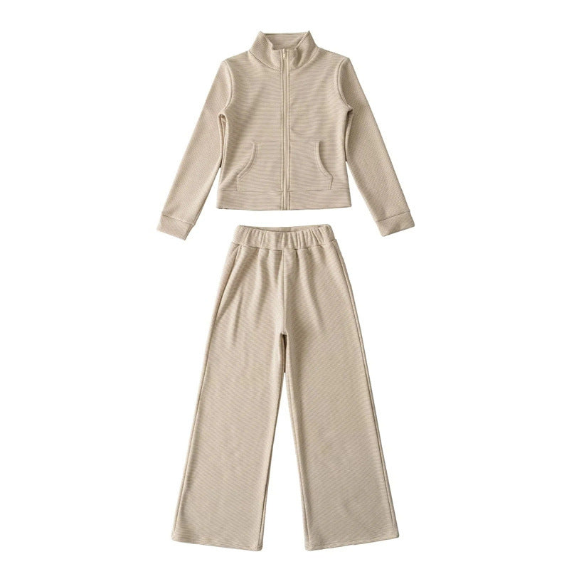 Leisure set for women with high collar and wide pants Chic and Style