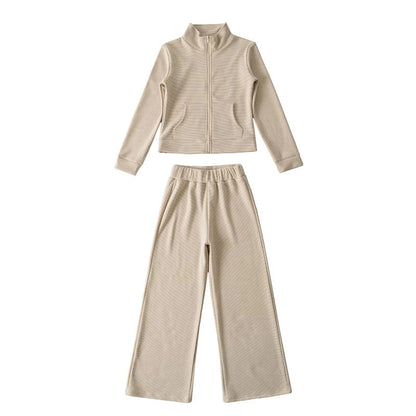 Leisure set for women with high collar and wide pants Chic and Style