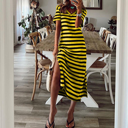 Robe maxi pour femmes avec une fente latérale profonde et un motif à rayures tendance Chic und Stil