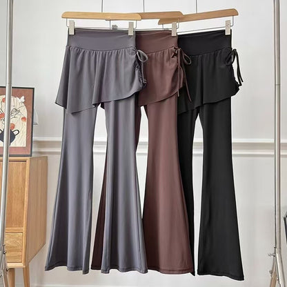 Pantalons évasés pour femmes avec coupe asymétrique et taille haute Chic & Stil