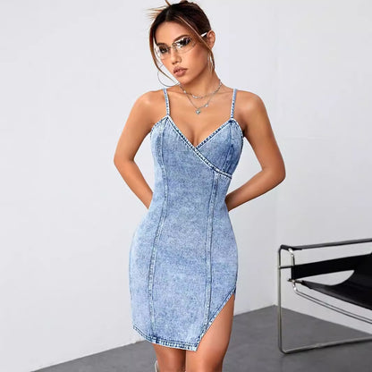 Robe en jean pour femme avec une coupe ajustée et des fentes séduisantes Chic und Stil