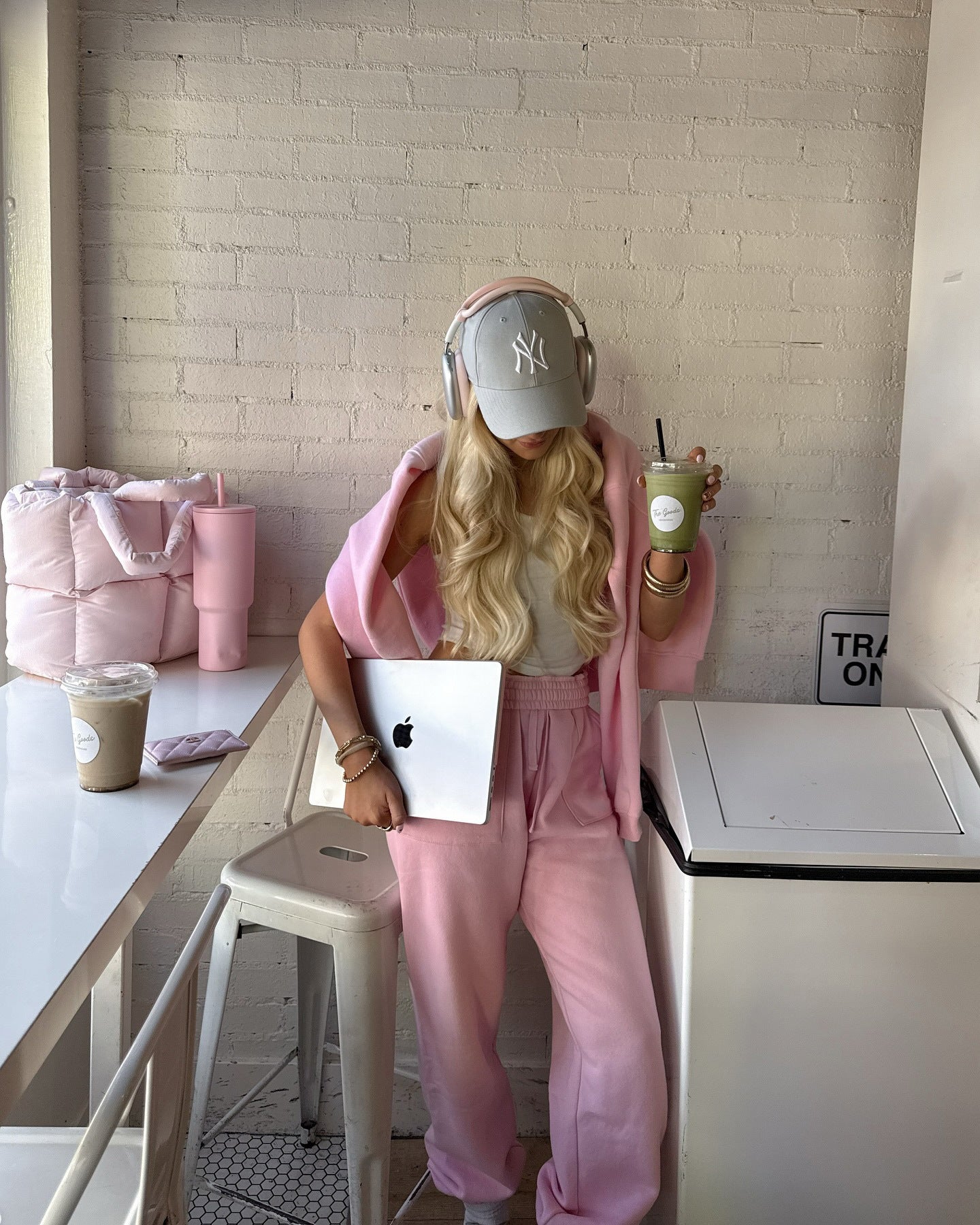 Women oversized casual hoodie with kangaroo pocket and chic tracksuit pants set