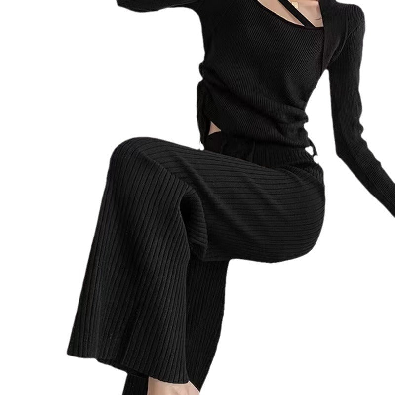 Chic and Style women's pleated high-waisted pants with elastic waistband