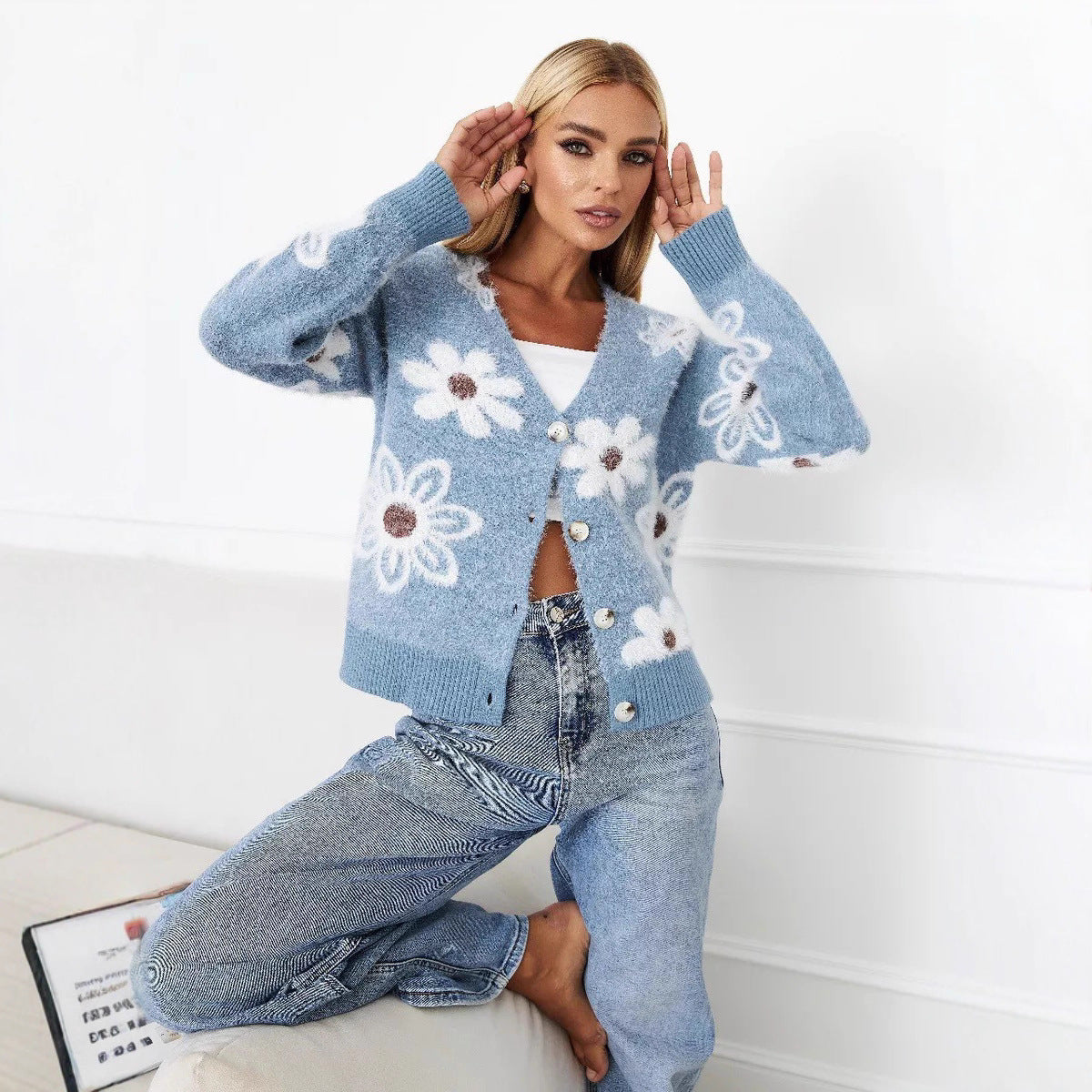 Dames Pull-over câlin avec motif floral et boutons décoratifs Chic und Stil