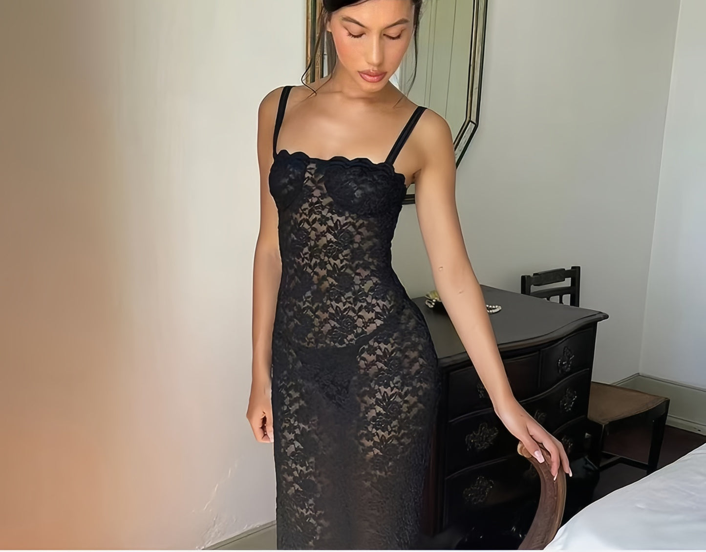 Robe maxi en dentelle pour dames avec une coupe séduisante et de fines bretelles Chic und Stil