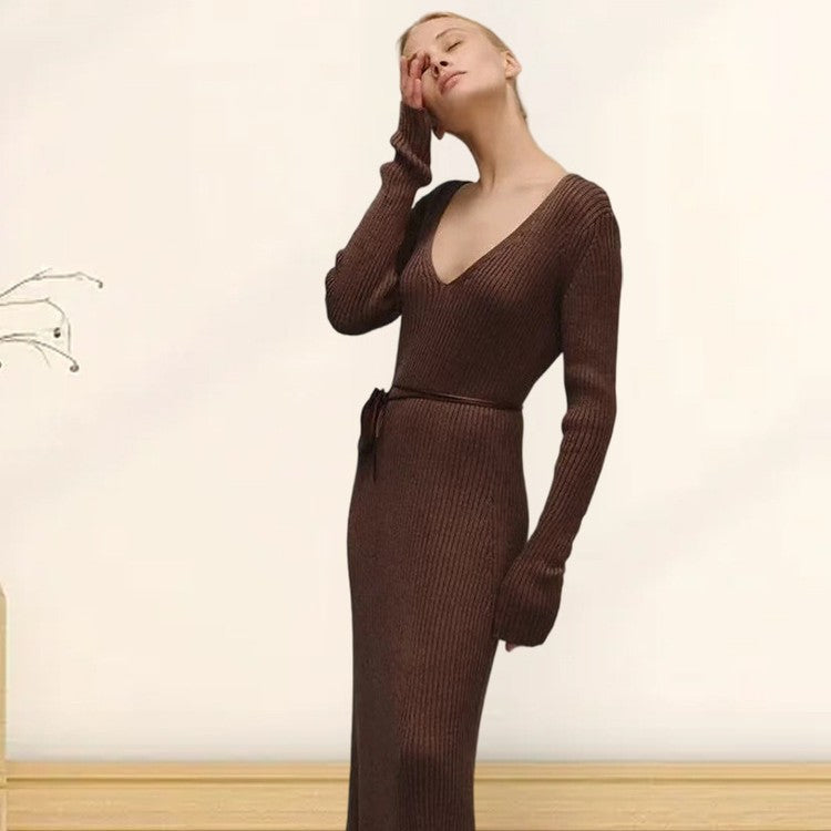 Robe en tricot à manches longues pour femmes avec décolleté en V plongeant et silhouette près du corps Chic und Stil