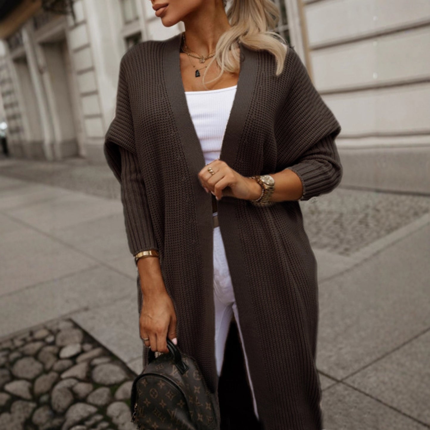 Veste tricotée à manches longues pour femmes avec coupe ouverte et motif gaufré Chic und Stil