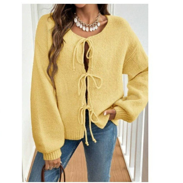 Pull en maille pour femmes avec un design de laçage décoratif et des manches ballon décontractées Chic und Stil