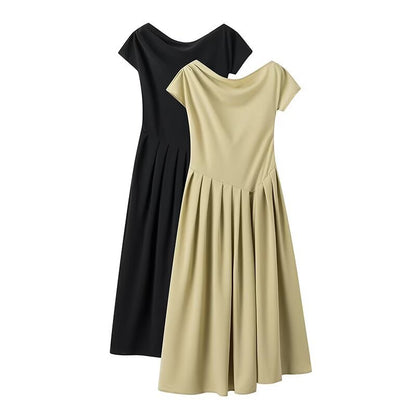 Robe midi femme avec jupe plissée élégante et décolleté en bord à vif Chic und Stil
