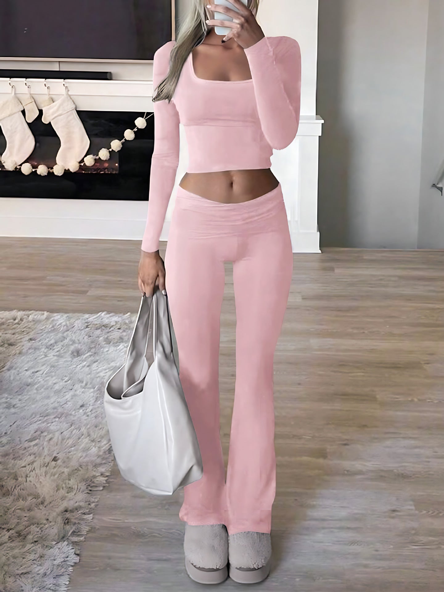 Casual lounge set for women with long sleeve top and flared pants Chic und Stil
