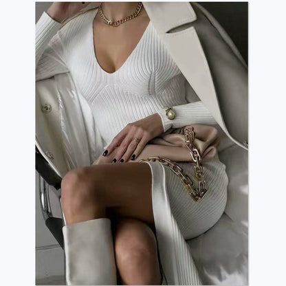 Robe maxi en tricot élégant pour dames avec une coupe raffinée et un design ajusté Chic und Stil