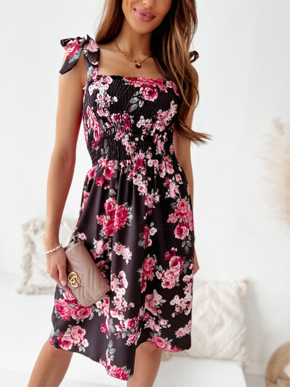 Robe mi-longue smockée floral pour femmes Chic und Stil