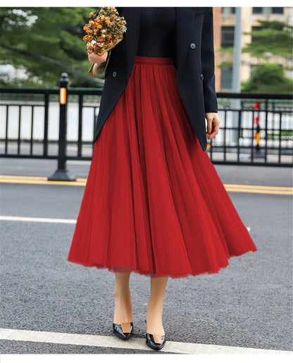 Elegant tulle skirt for women with a flared cut and an elastic waistband Chic und Stil