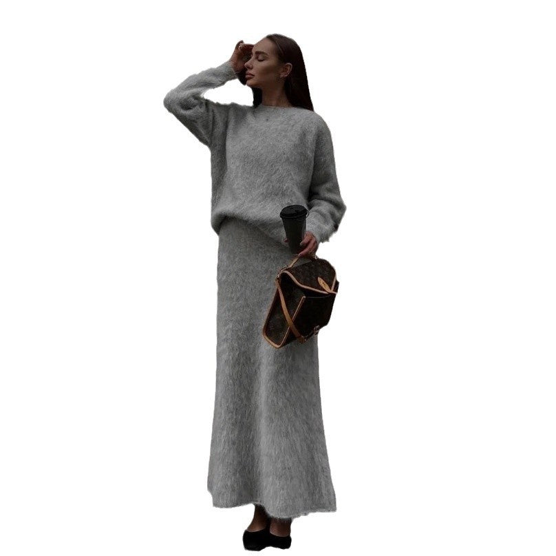 Robe tricotée pour femmes avec décolleté en V profond et matériau mohair doux Chic und Stil