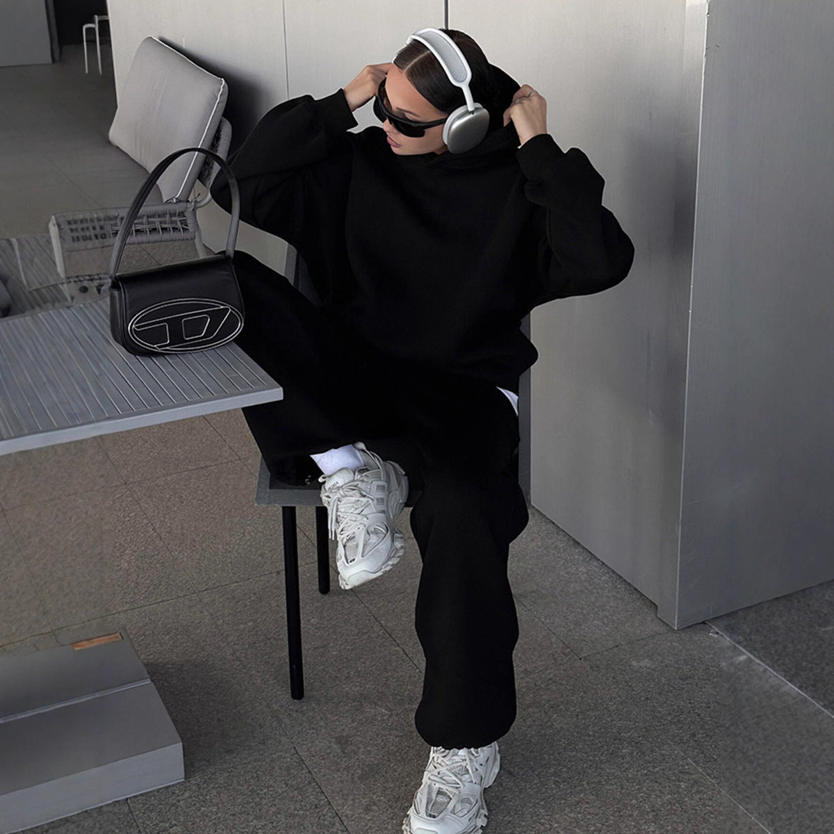 Urban loungewear set for women with a large hoodie and relaxed pants Chic and Style