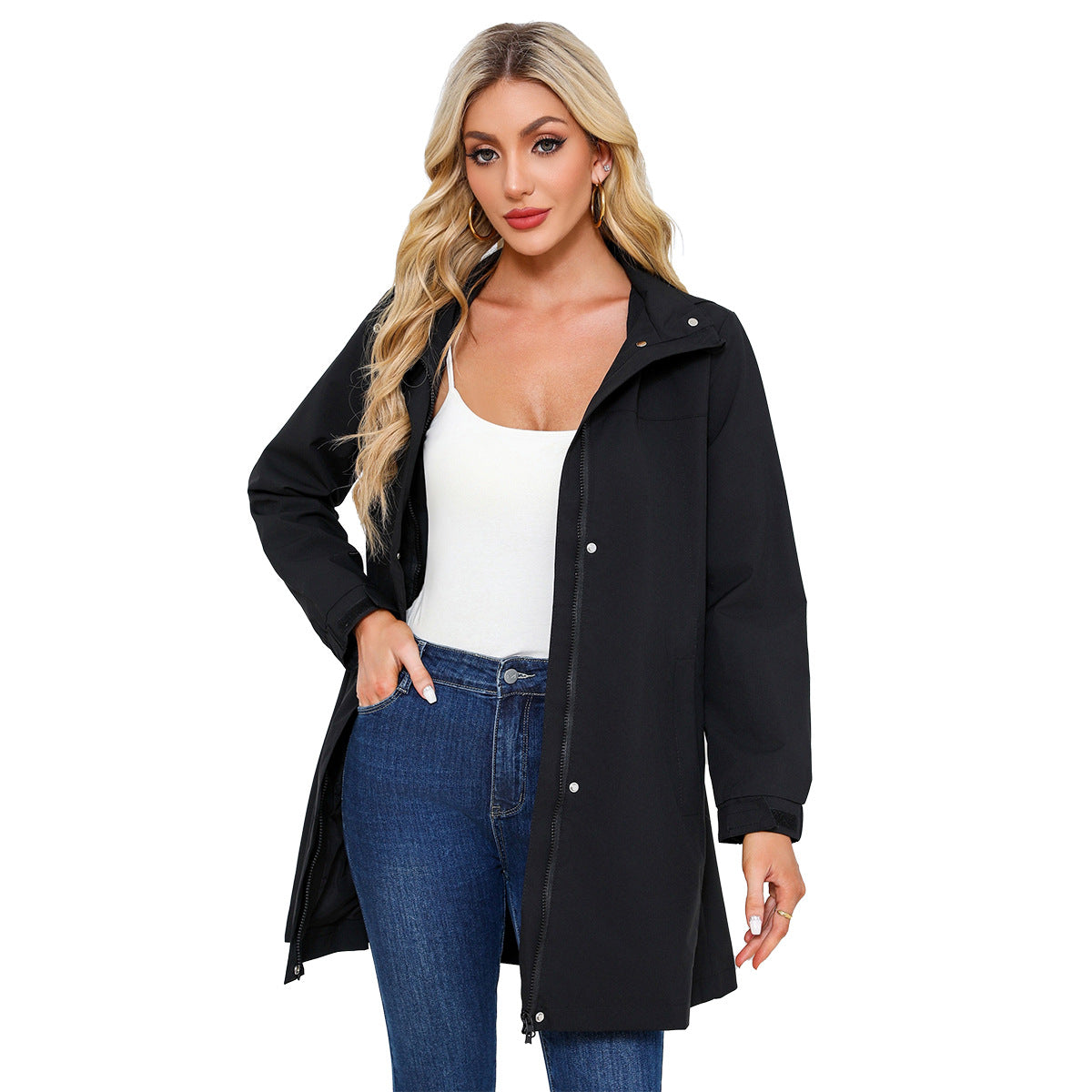 Functional transitional jacket for women with adjustable hood and practical pockets Chic and Style