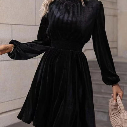 Robe taille smockée en velours pour dames Chic und Stil