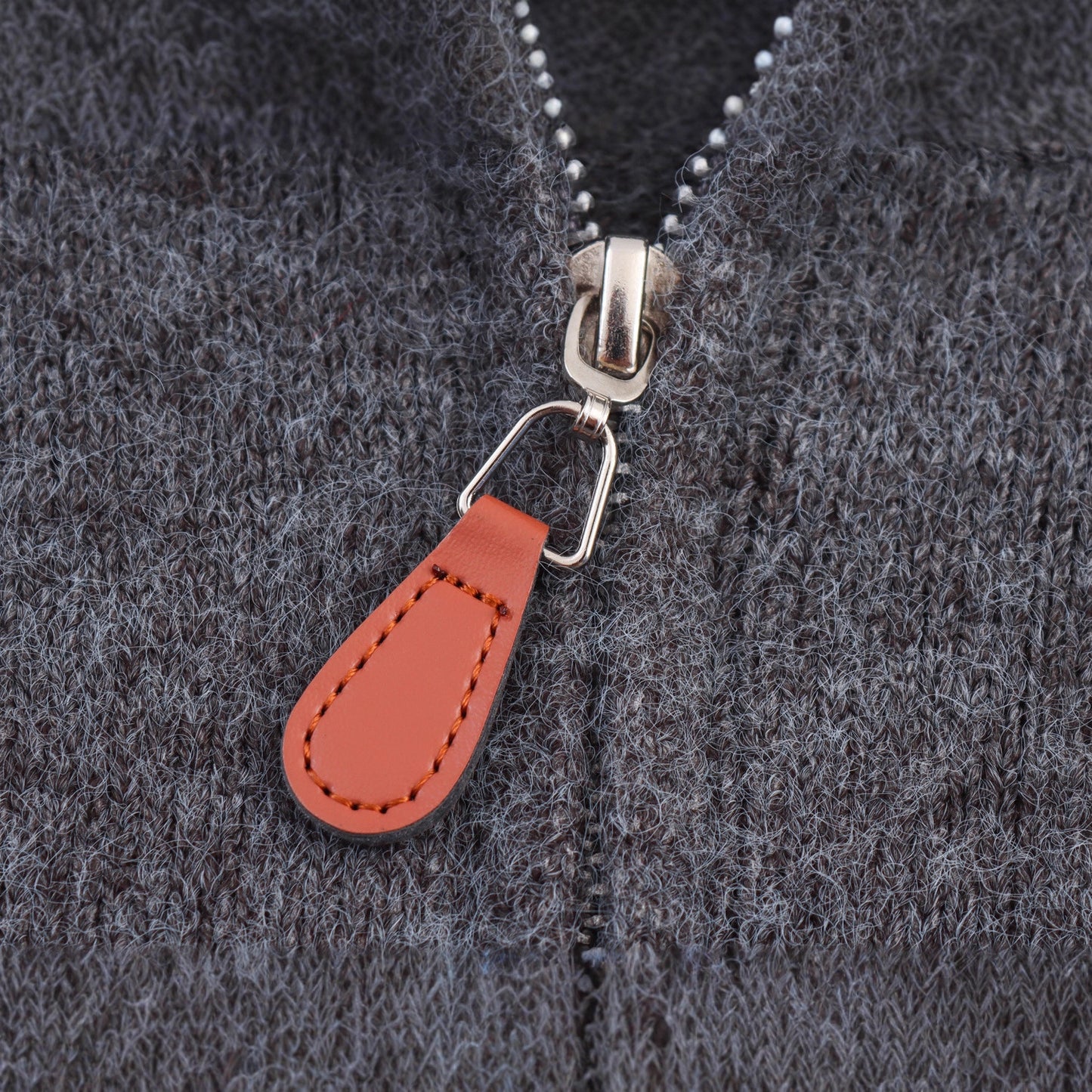Pull décontracté pour femmes avec col de haute qualité et fermeture à glissière Chic und Stil